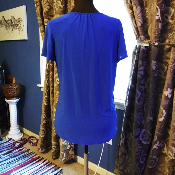 Tops - Picture 4 of 5